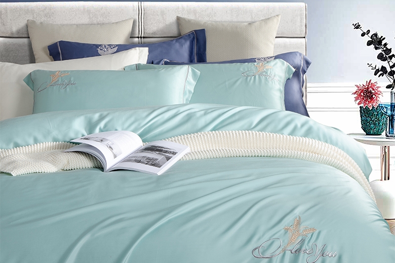 溫婉伊人淺湖藍(lán)